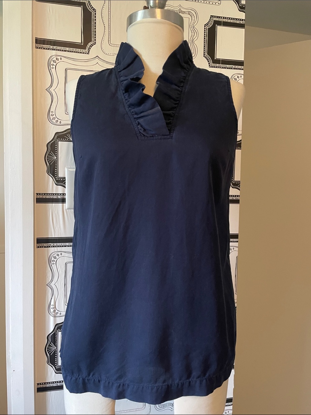 crown & ivy Navy Ruffle V-Neck Sleeveless Camisole